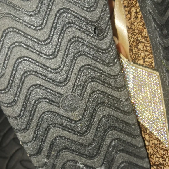 Forever Women Bling T strap Flat Comfy Sandals - Picture 11 of 11